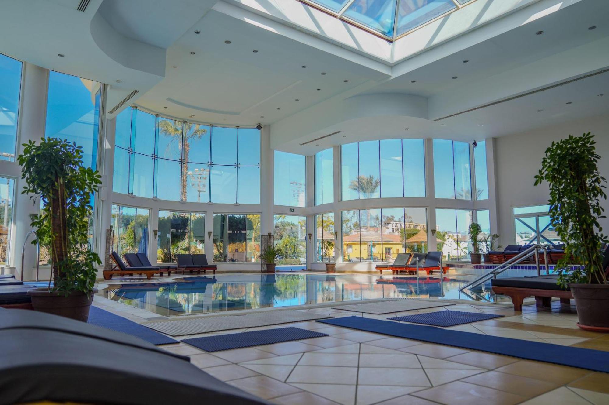 Sierra Sharm El Sheikh Hotel Luaran gambar The indoor pool at the hotel