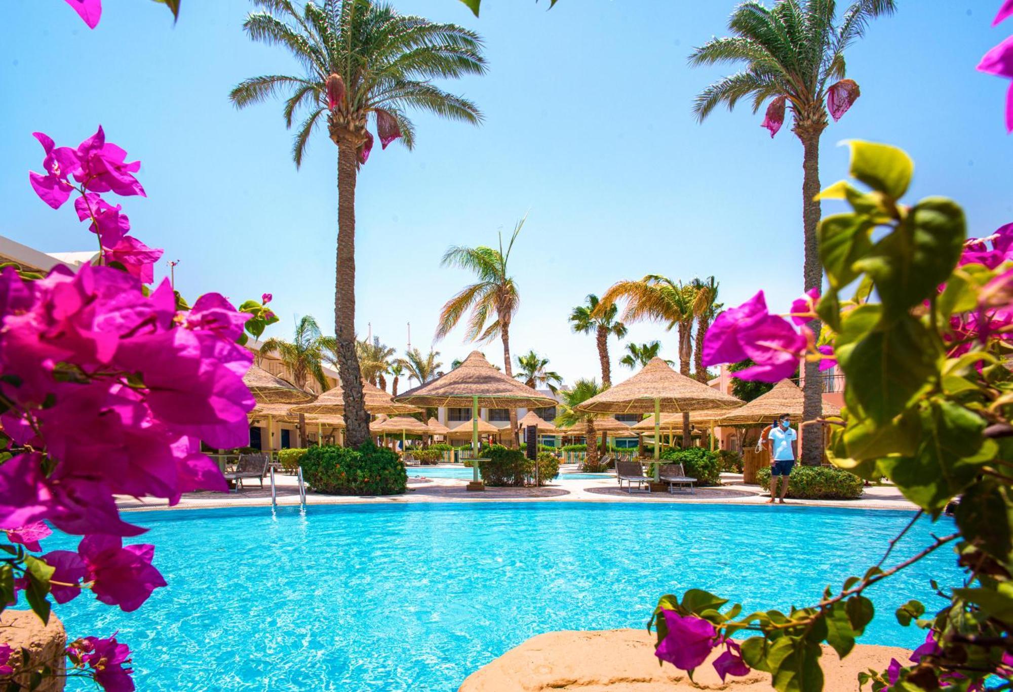Sierra Sharm El Sheikh Hotel Luaran gambar A swimming pool at a resort